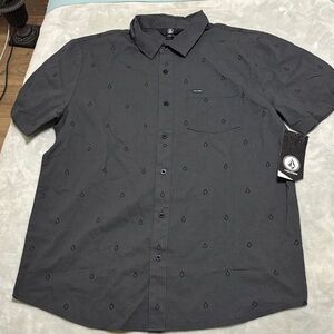NWT Gray Volcom Short Sleeve Collared Shirt